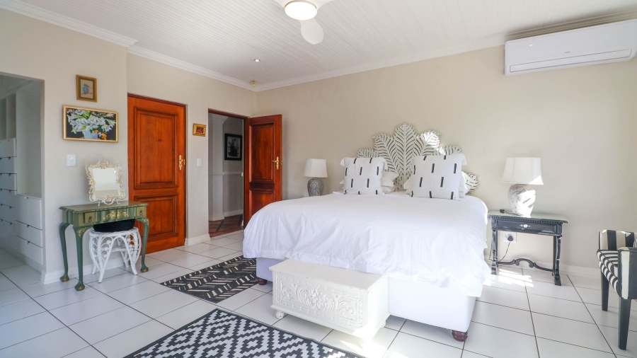 6 Bedroom Property for Sale in Kingfisher Creek Western Cape